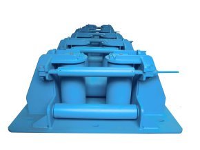 Four-post fairlead for multi-directional line guidance